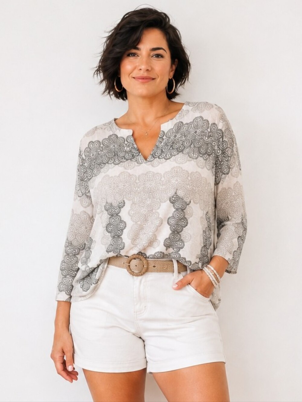 Violet & Claire Gray Ivory Boho Medallion Print Split Neck Tunic Top Size 1X